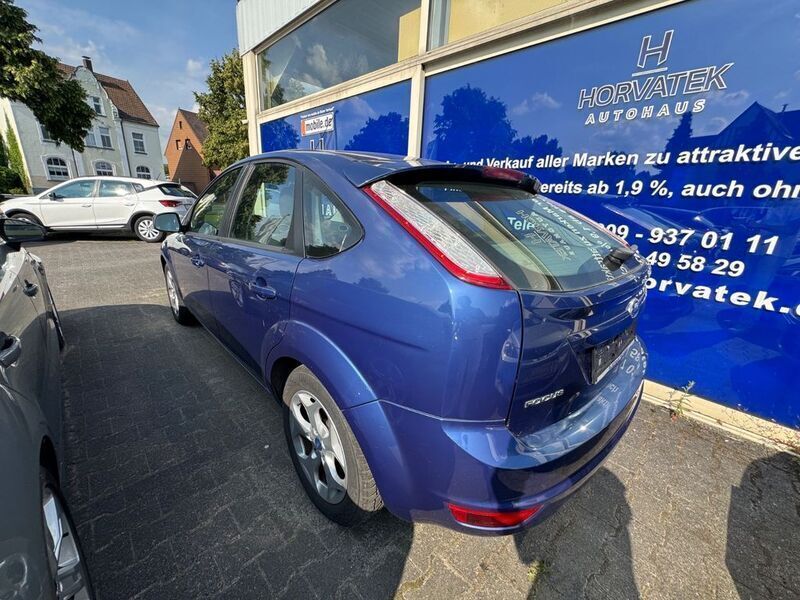 Second-hand Ford Focus Style 125 CP (91 kW) 2009 Albastru Berlinǎ