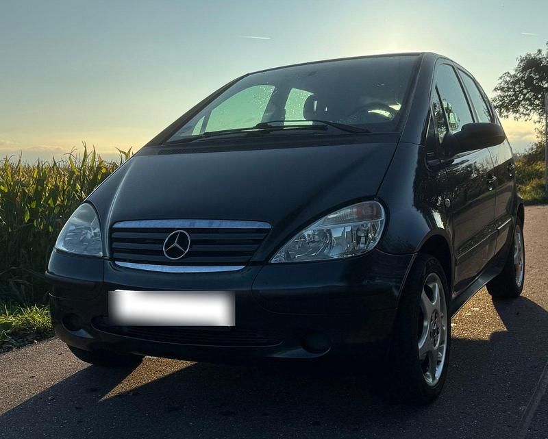 Grau Gebraucht 2001 Mercedes A190 Kleinwagen | 1.590 € (Guter Preis) - Bild 1/4