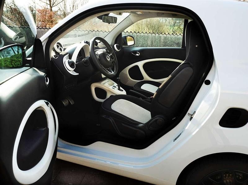 Gebraucht Smart ForTwo Coupé 90 PS (66 kW) 2016 Weiß Coupé