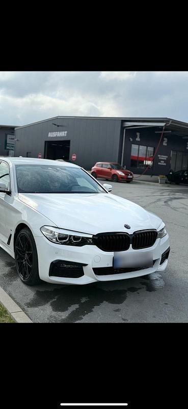 Weiß Gebraucht 2020 BMW 530e Limousine | 26.500 € (Guter Preis) - Bild 1/4