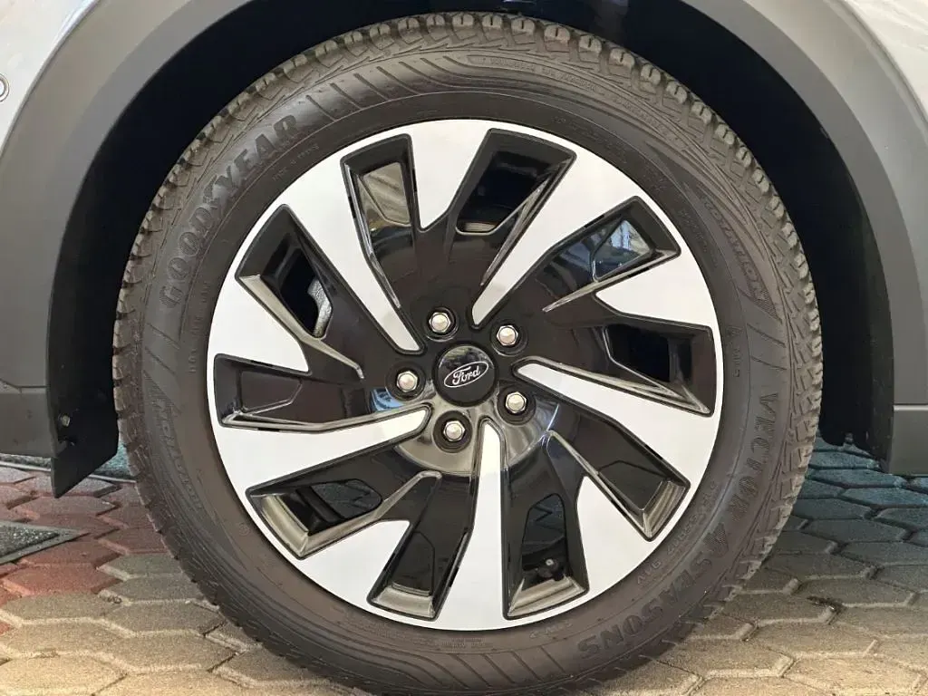 Gebraucht Ford Puma Titanium 125 PS (91 kW) 2022 Silber SUV