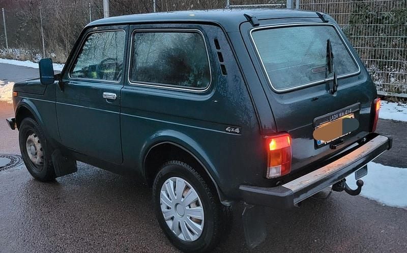 Gebraucht Lada niva 84 PS (61 kW) 2009 Grün SUV