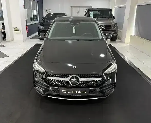 Gebraucht Mercedes B220 AMG line 190 PS (139 kW) 2021 Schwarz Kleinwagen