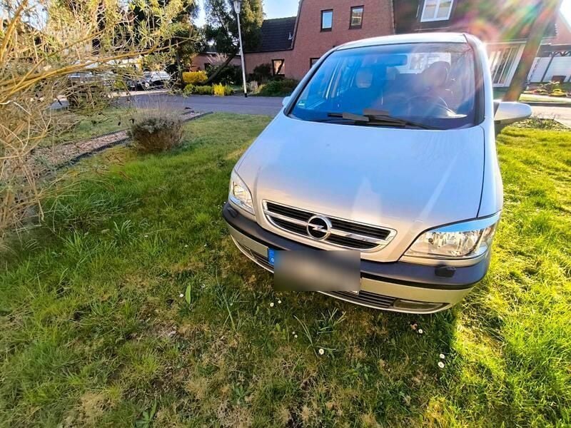 Silber Gebraucht 2004 Opel Zafira Van / Kleinbus | 1.999 € (Fairer Preis) - Bild 1/4