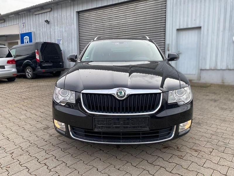 Schwarz Gebraucht 2010 Skoda Superb Elegance Kombi | 5.999 € (Fairer Preis) - Bild 1/4