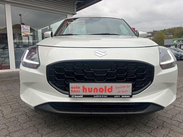 Neu Suzuki Swift Comfort 83 PS (61 kW) 2025 Weiß Kleinwagen