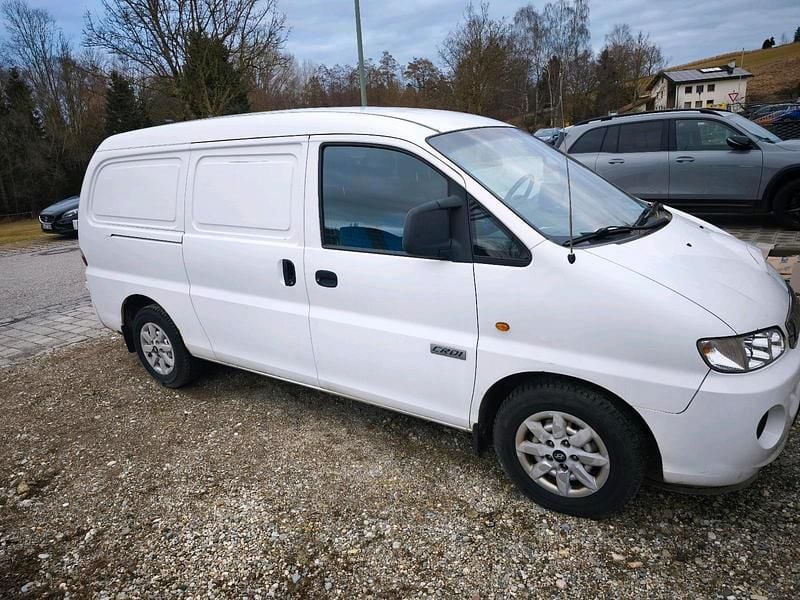Gebraucht Hyundai H-1 140 PS (102 kW) 2006 Weiß Van / Kleinbus