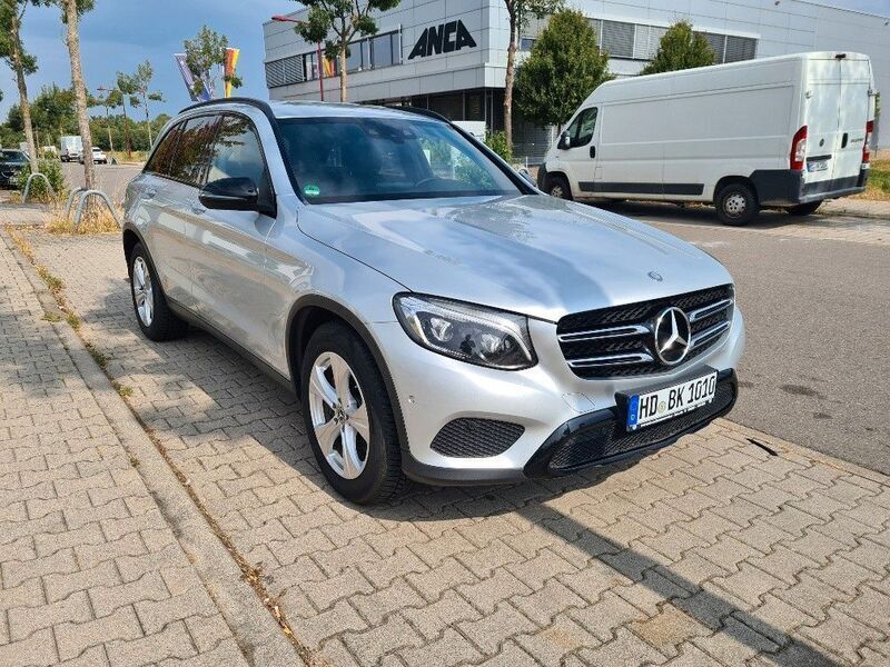 Silber metallic Gebraucht 2015 Mercedes GLC250 SUV | 19.490 € (Fairer Preis) - Bild 1/4