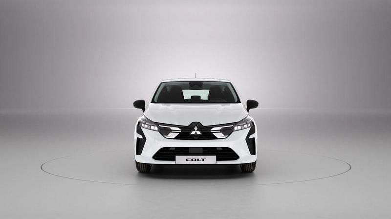 Second-hand Mitsubishi Colt Basis 67 CP (49 kW) 2024 Alb Berlinǎ