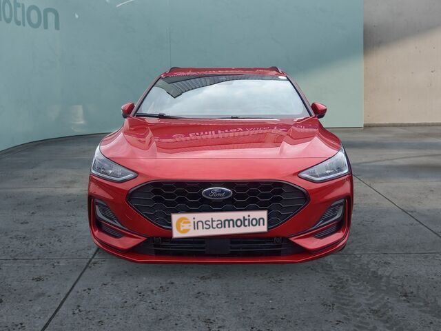 Używany Ford Focus ST-Line 125 KM (91 kW) 2023 Czerwony Minivan