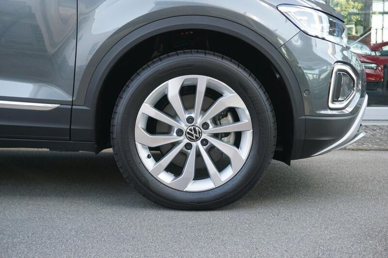Gebraucht VW T-Roc Active 150 PS (110 kW) 2024 Grau SUV
