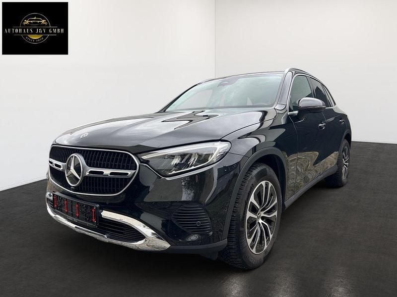 Schwarz Gebraucht 2023 Mercedes GLC220 Advanced Plus SUV | 48.990 € (Fairer Preis) - Bild 1/4