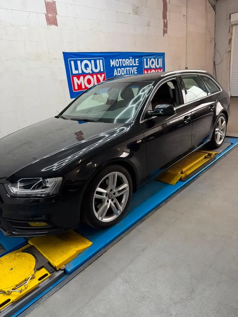 Gebraucht Audi A4 S-Line 150 PS (110 kW) 2014 Schwarz Kombi