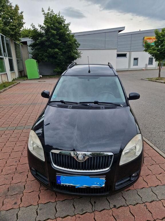 Schwarz Gebraucht 2010 Skoda Roomster Style Kombi | 2.199 € (Guter Preis) - Bild 1/4