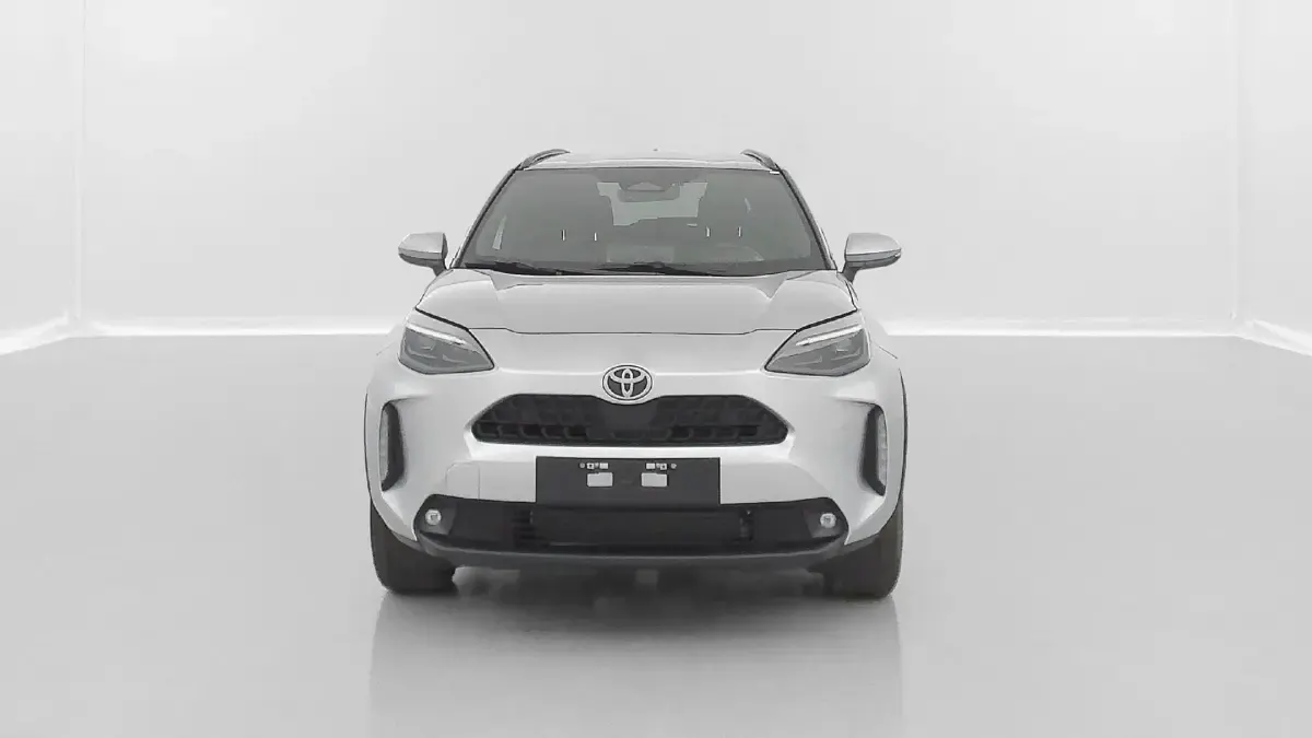 Neu Toyota Yaris Cross Design 92 PS (67 kW) 2026 Shimmeringsilver SUV