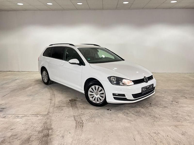 Weiß Gebraucht 2014 VW Golf VII Trendline Kombi | 8.999 € (Fairer Preis) - Bild 1/4
