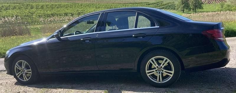 Gebraucht Mercedes E220 194 PS (142 kW) 2018 Schwarz Limousine