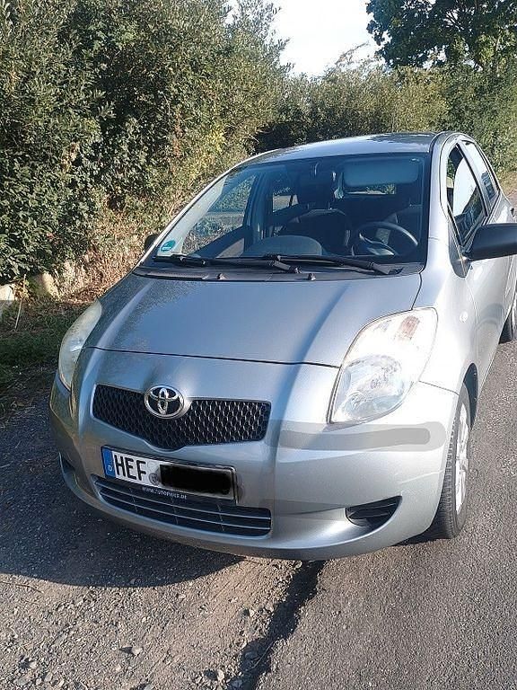 Silber Gebraucht 2008 Toyota Yaris Cool Kleinwagen | 2.650 € (Guter Preis) - Bild 1/4