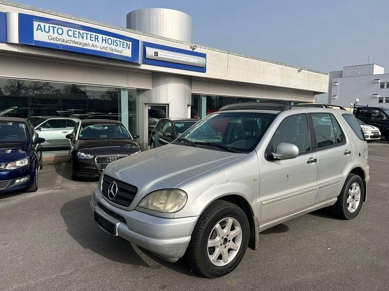 Gebraucht Mercedes ML430 272 PS (200 kW) 1999 Silber SUV