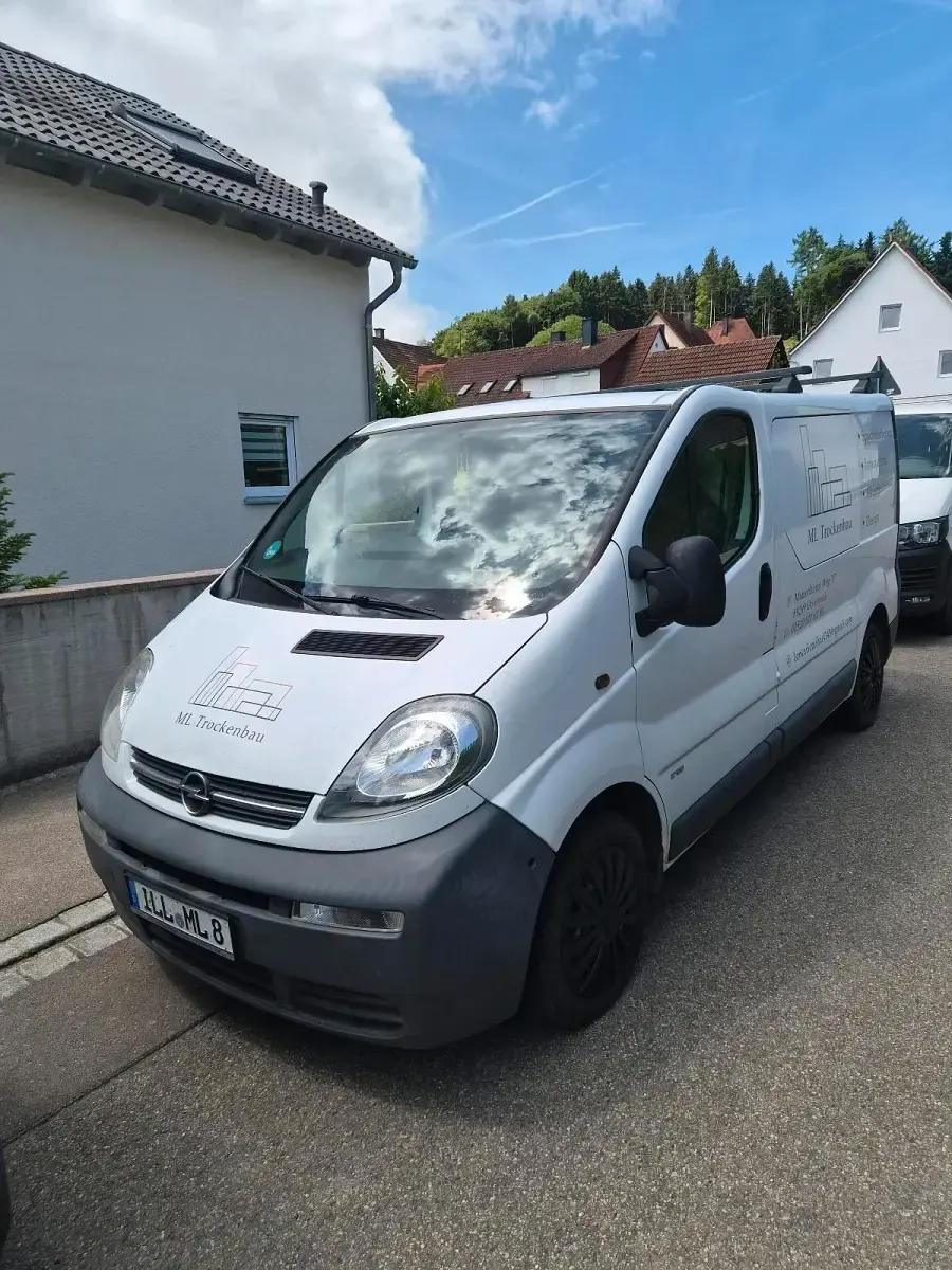 Gebraucht Opel Vivaro 82 PS (60 kW) 2004 Weiß Van / Kleinbus