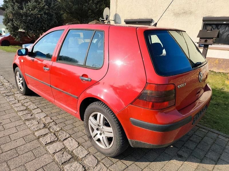 Gebraucht VW Golf IV 75 PS (55 kW) 2001 Rot Kleinwagen