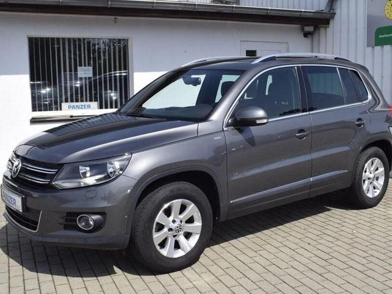 Grau Gebraucht 2013 VW Tiguan Life SUV | 9.990 € (Fairer Preis) - Bild 1/4