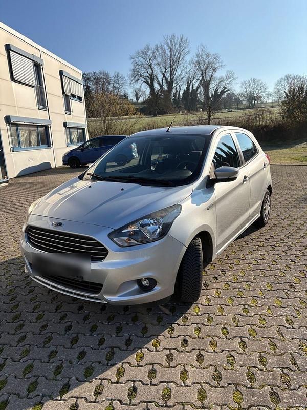 Silber Gebraucht 2017 Ford Ka Cool & Sound Edition Kleinwagen | 7.100 € (Fairer Preis) - Bild 1/4