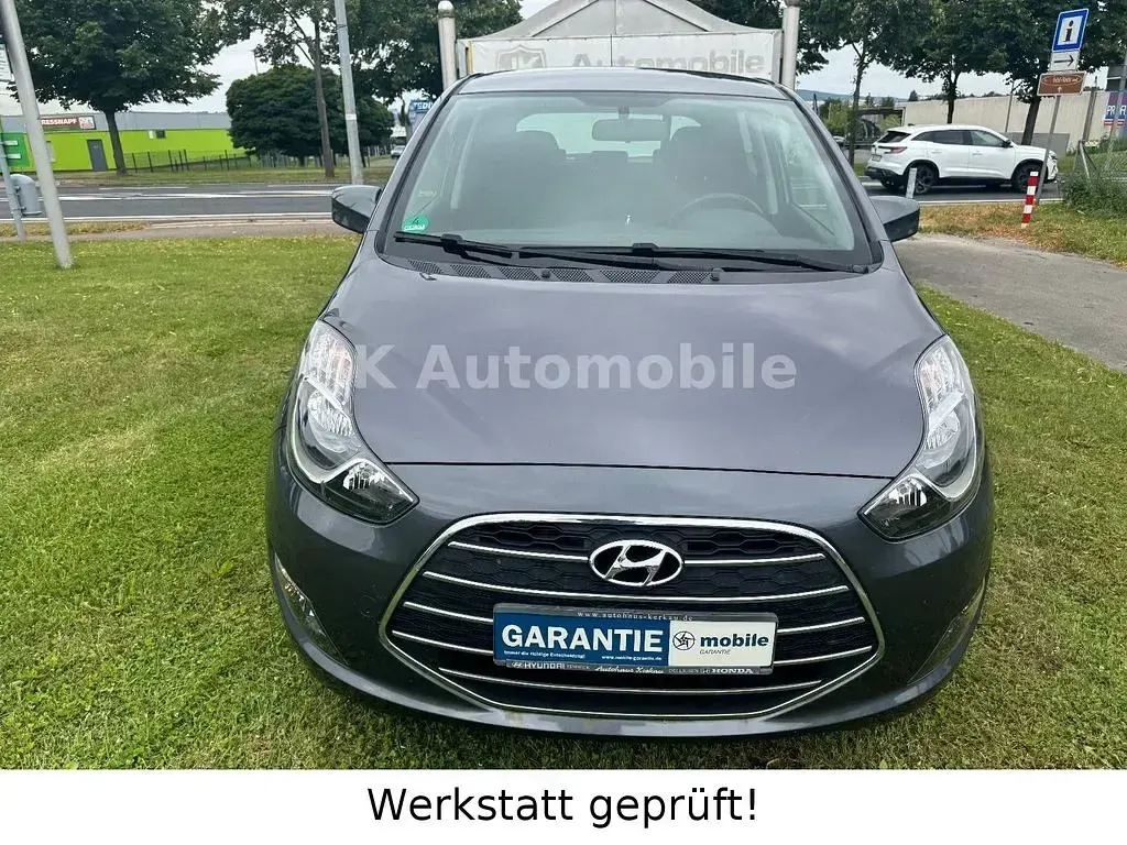 Gebraucht Hyundai ix20 Space 90 PS (66 kW) 2018 Grau Kleinwagen