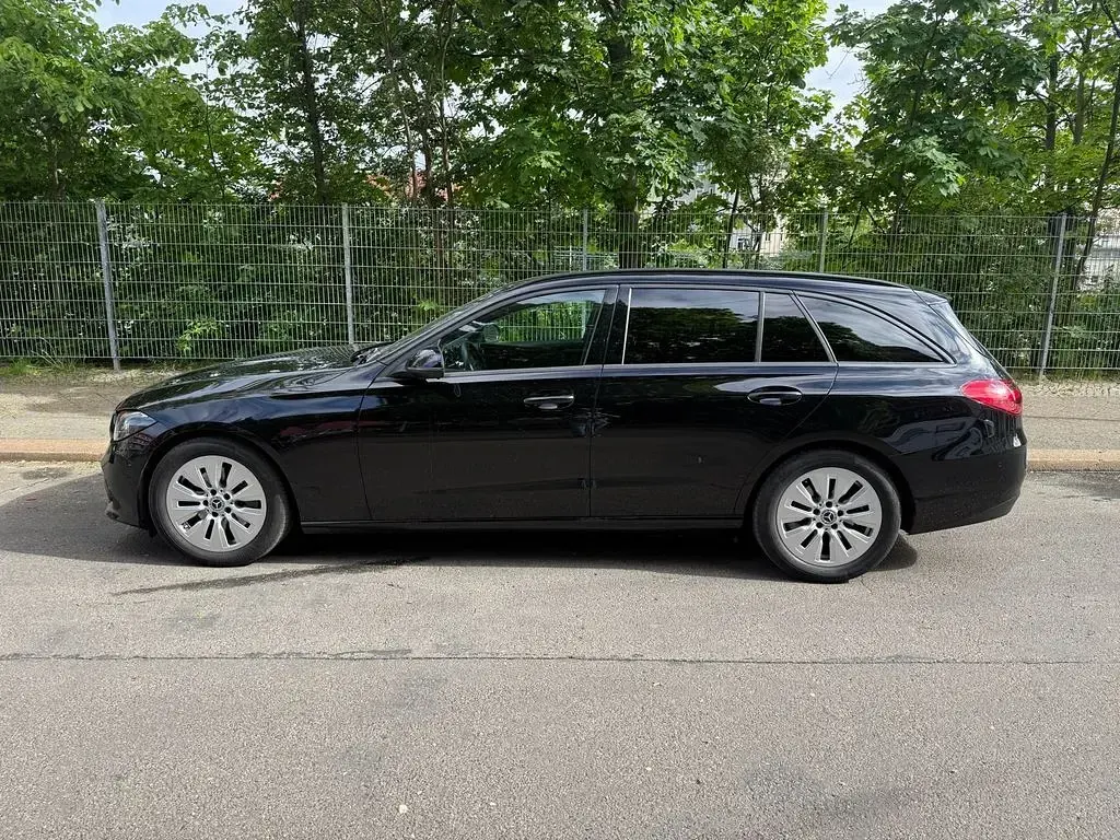 Gebraucht Mercedes C220 200 PS (147 kW) 2022 Schwarz Limousine