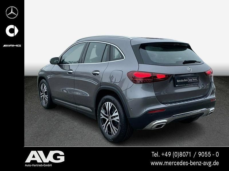 Gebraucht Mercedes GLA220 Progressive 190 PS (139 kW) 2024 Grau SUV