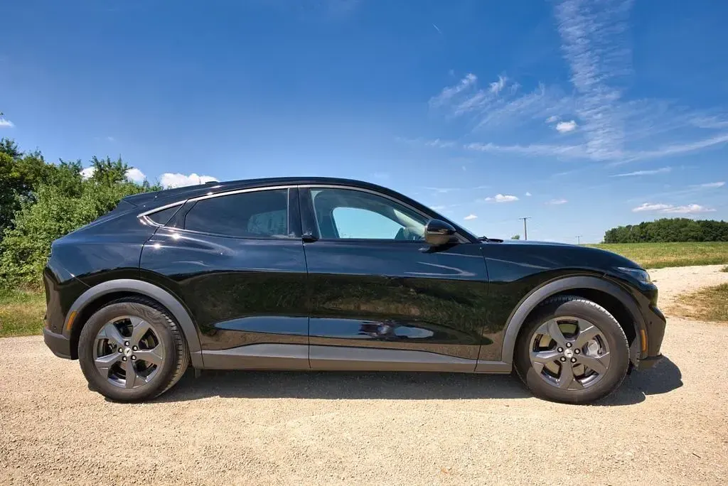 Gebraucht Ford Mustang Mach-E 197 kW (269 PS) 2021 Schwarz SUV