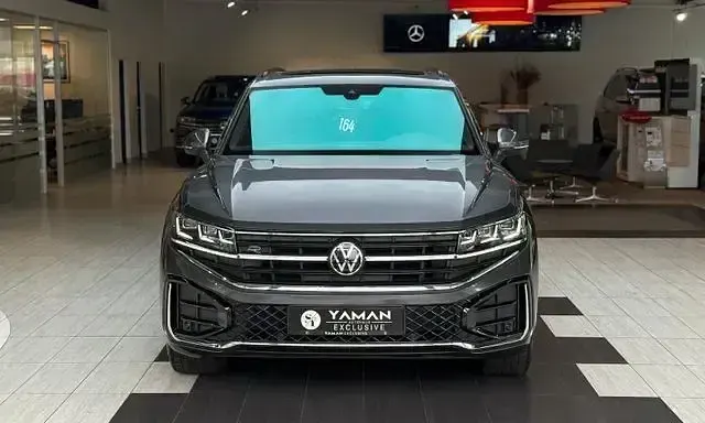 Gebraucht VW Touareg R-line 286 PS (210 kW) 2024 Grau SUV