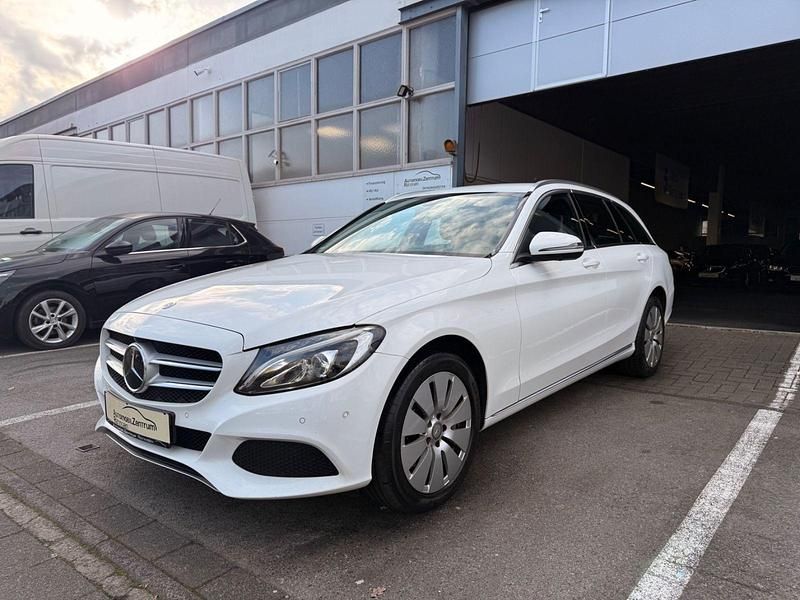 Gebraucht Mercedes C250 204 PS (150 kW) 2015 Weiß Kombi