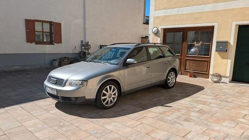 Używany Audi A4 131 KM (96 kW) 2002 Szary Kombi