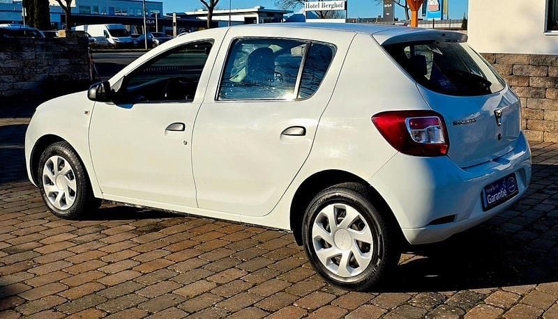 Gebraucht Dacia Sandero Ambiance 75 PS (55 kW) 2014 Weiß Kleinwagen