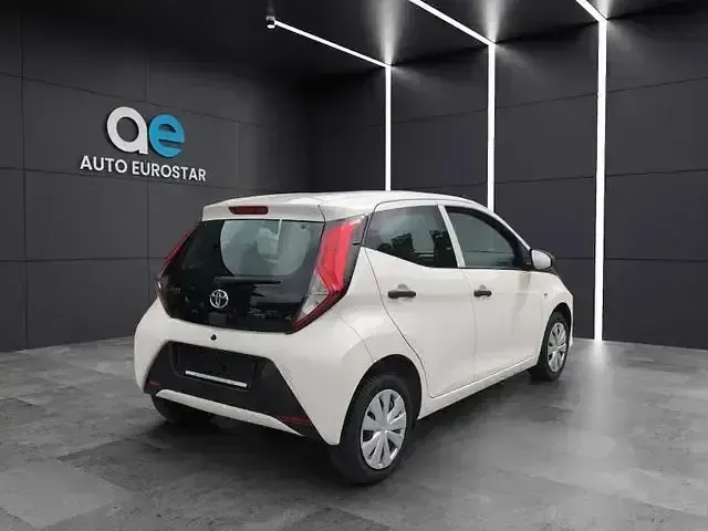 Gebraucht Toyota Aygo Business Edition 72 PS (52 kW) 2018 Weiss Kleinwagen