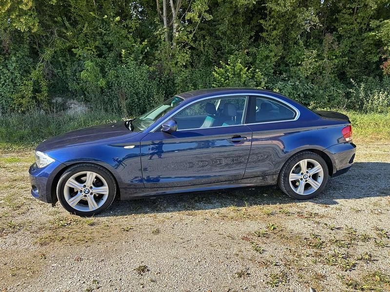 Blau Gebraucht 2011 BMW 118 Coupé Coupé | 9.000 € (Etwas zu teuer) - Bild 1/4