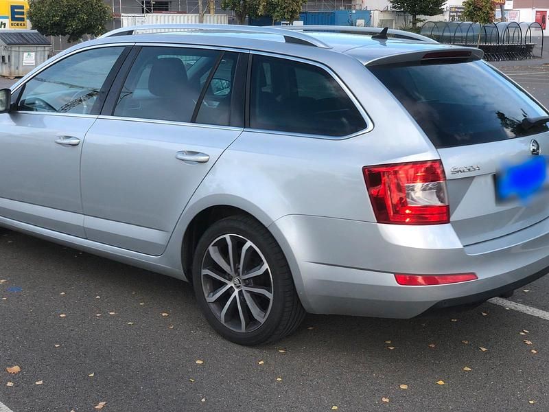 Gebraucht Skoda Octavia 150 PS (110 kW) 2016 Grau Kleinwagen