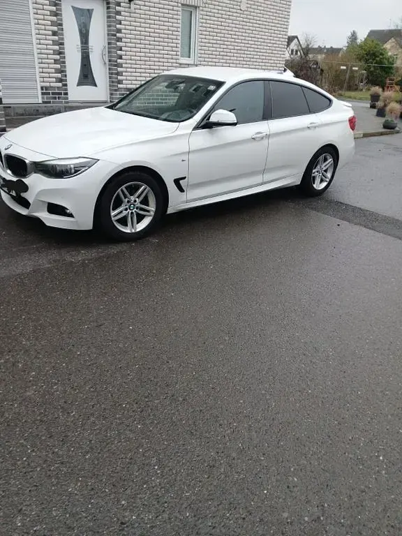 Gebraucht BMW 320 M Sport 190 PS (139 kW) 2018 Weiß Limousine