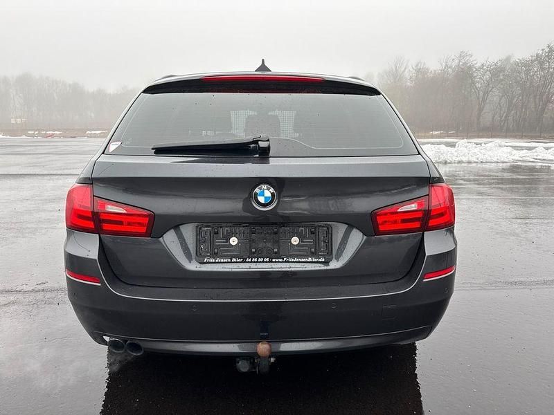 Gebraucht BMW 525 Sport Line 218 PS (160 kW) 2012 Grau Kombi