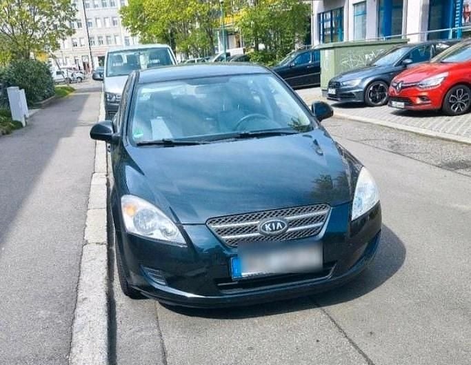 Andere farben Gebraucht 2008 Kia Ceed Limousine | 2.000 € (Fairer Preis) - Bild 1/4