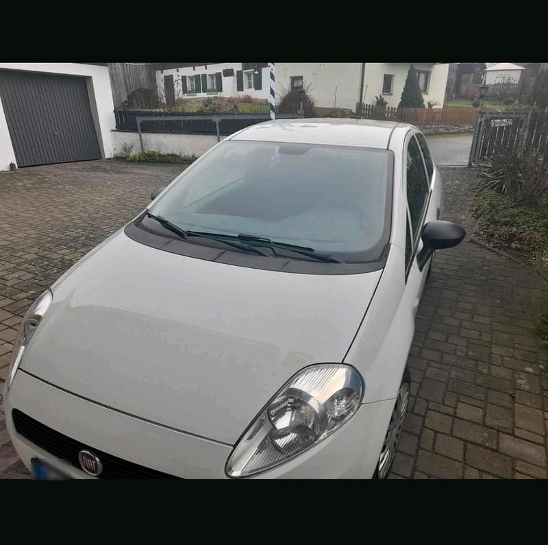 Gebraucht Fiat Punto 68 PS (50 kW) 2012 Weiß Kleinwagen