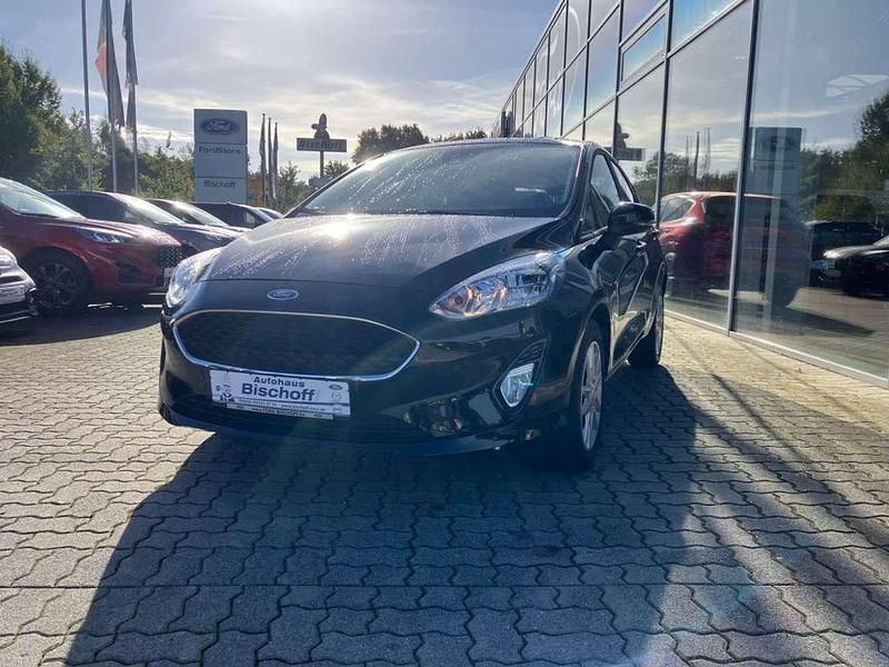 Obsidianschwarz metallic Gebraucht 2021 Ford Fiesta Cool & Connect Kleinwagen | 13.390 € (Etwas zu teuer) - Bild 1/4