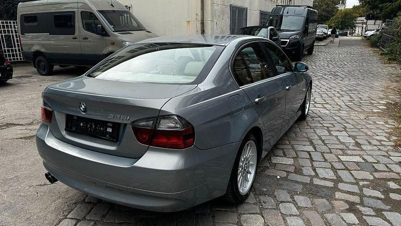 Gebraucht BMW 325 Sport Line 218 PS (160 kW) 2005 Grau Limousine