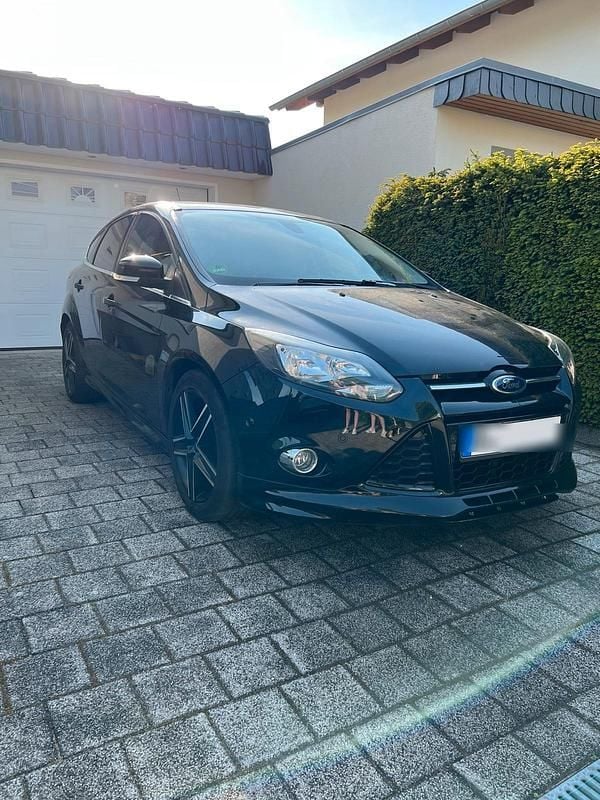 Schwarz Gebraucht 2014 Ford Focus ST Kleinwagen | 7.500 € (Teuer) - Bild 1/4