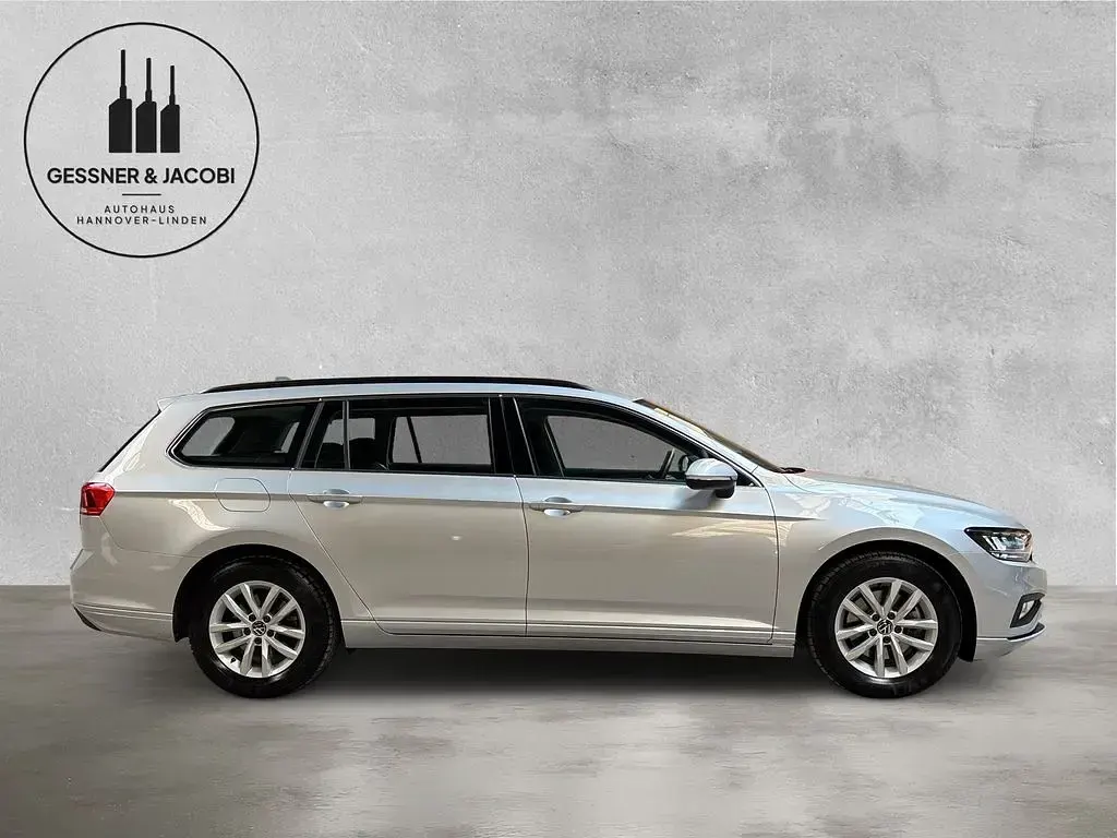 Gebraucht VW Passat Business 150 PS (110 kW) 2023 Gelb Kombi