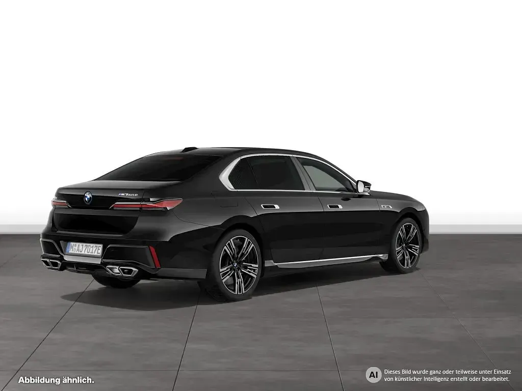 Gebraucht BMW M760e 571 PS (419 kW) 2025 Schwarz Limousine