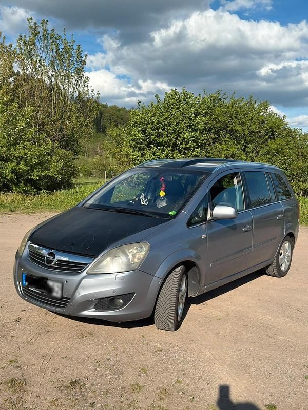 Gebraucht Opel Zafira 150 PS (110 kW) 2010 Silber Van / Kleinbus
