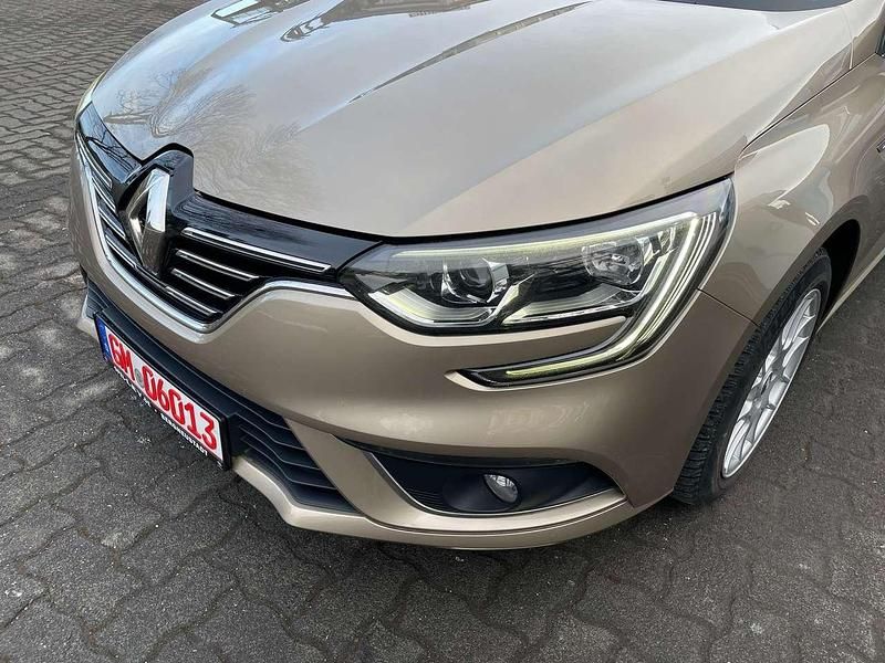 Gebraucht Renault Mégane GrandTour Intens 132 PS (97 kW) 2016 Beige dune Kombi