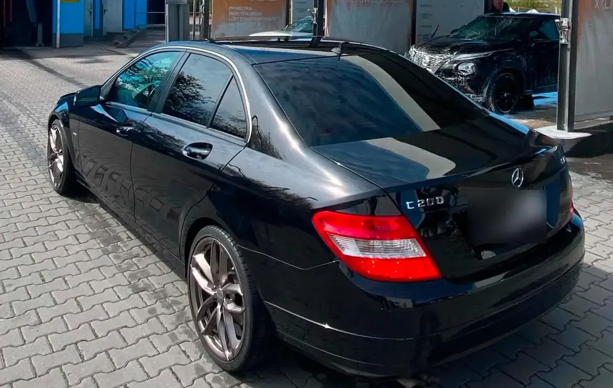 Gebraucht Mercedes C200 136 PS (100 kW) 2010 Schwarz Limousine